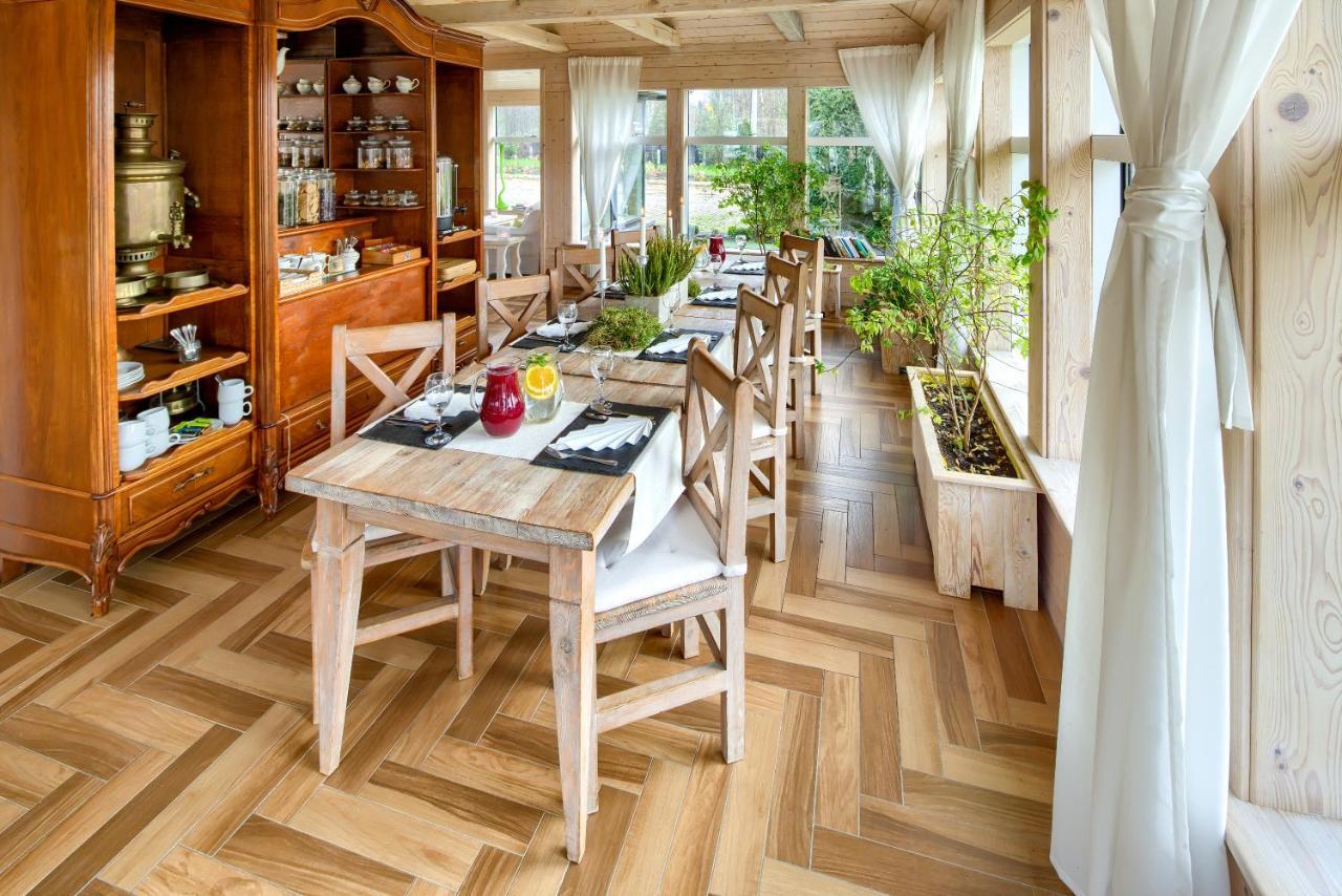 Maison d'hôtes Folwark Bialych Bocianow à Kamionka  Extérieur photo