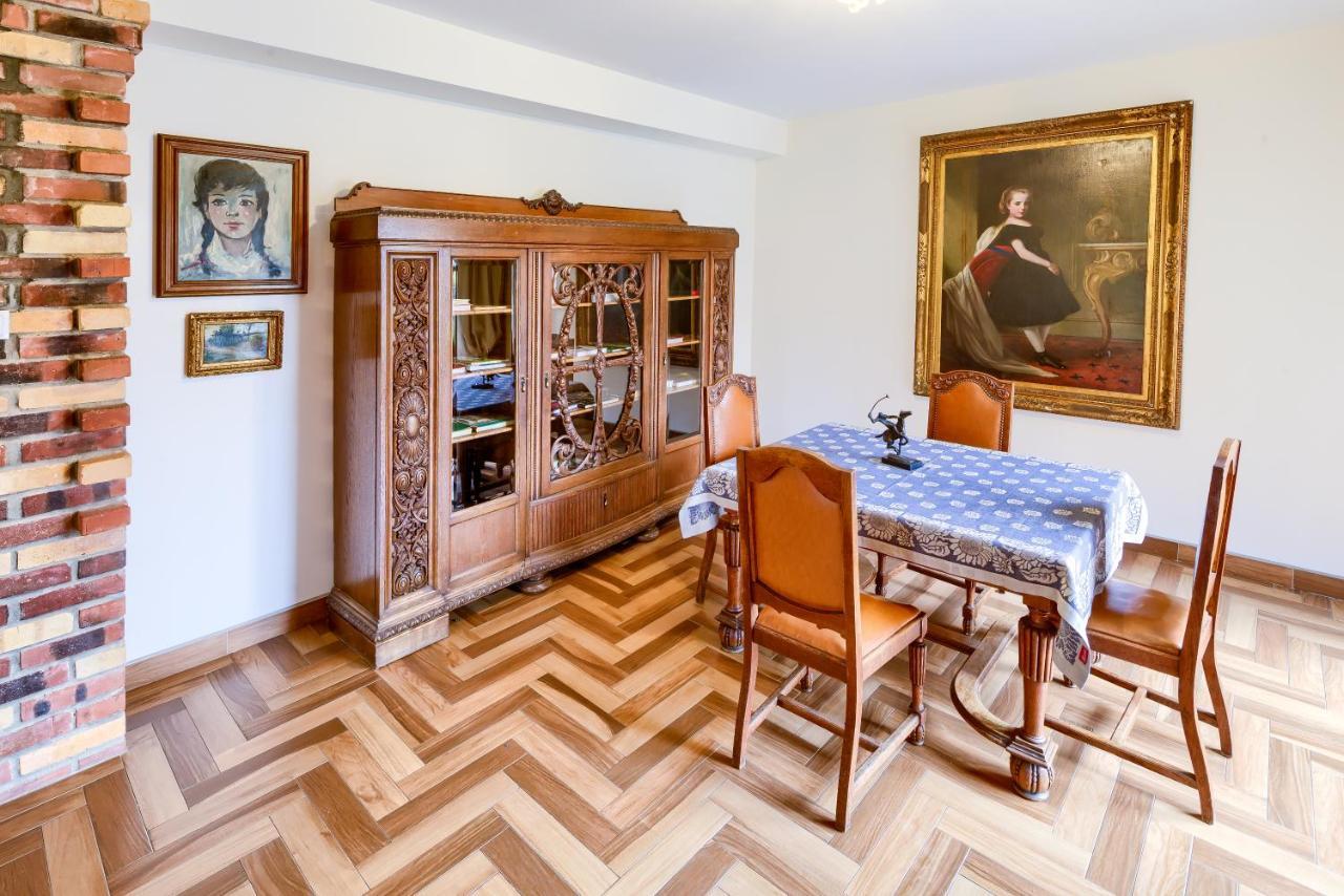 Maison d'hôtes Folwark Bialych Bocianow à Kamionka  Extérieur photo