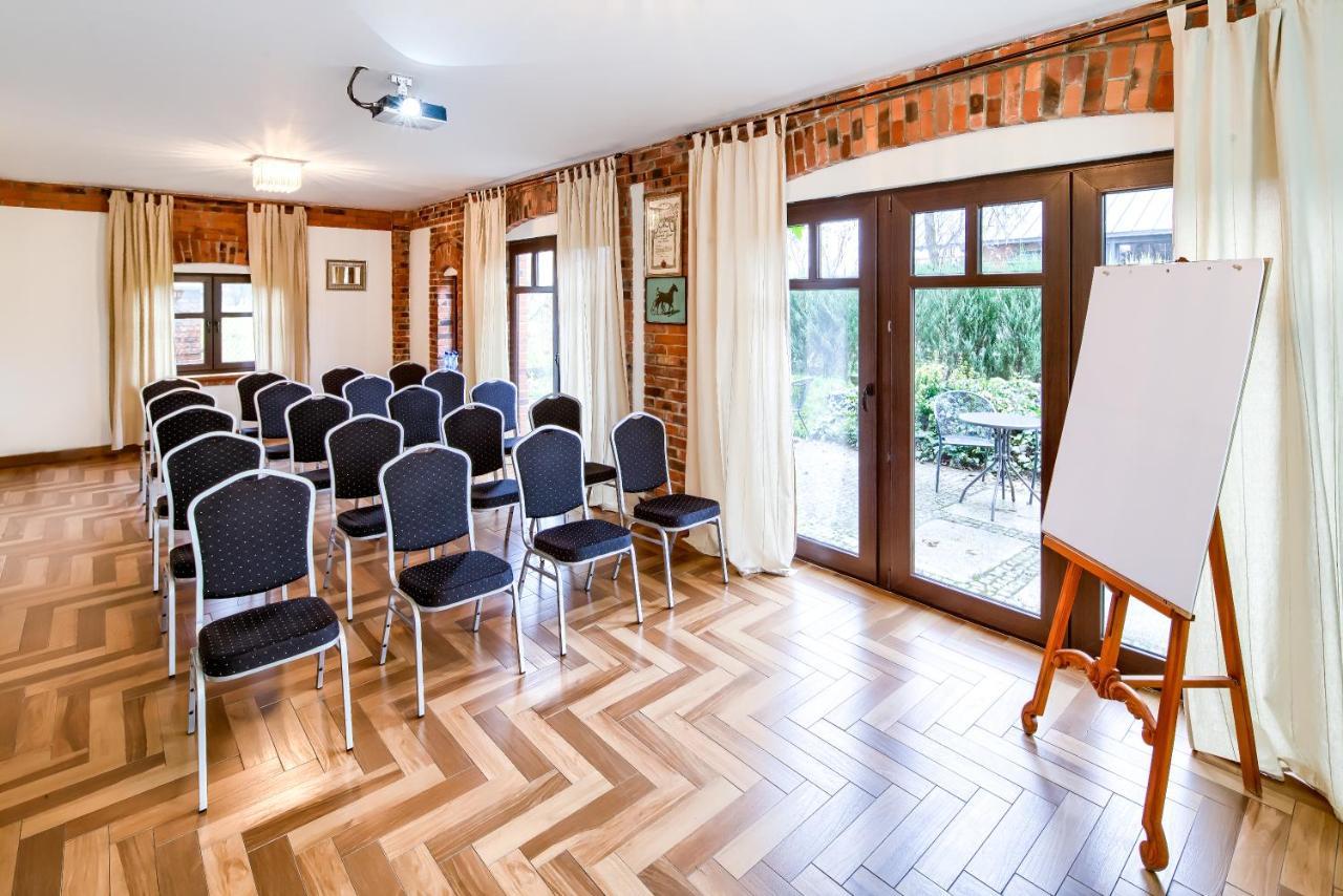 Maison d'hôtes Folwark Bialych Bocianow à Kamionka  Extérieur photo