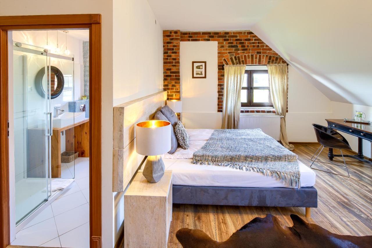 Maison d'hôtes Folwark Bialych Bocianow à Kamionka  Extérieur photo
