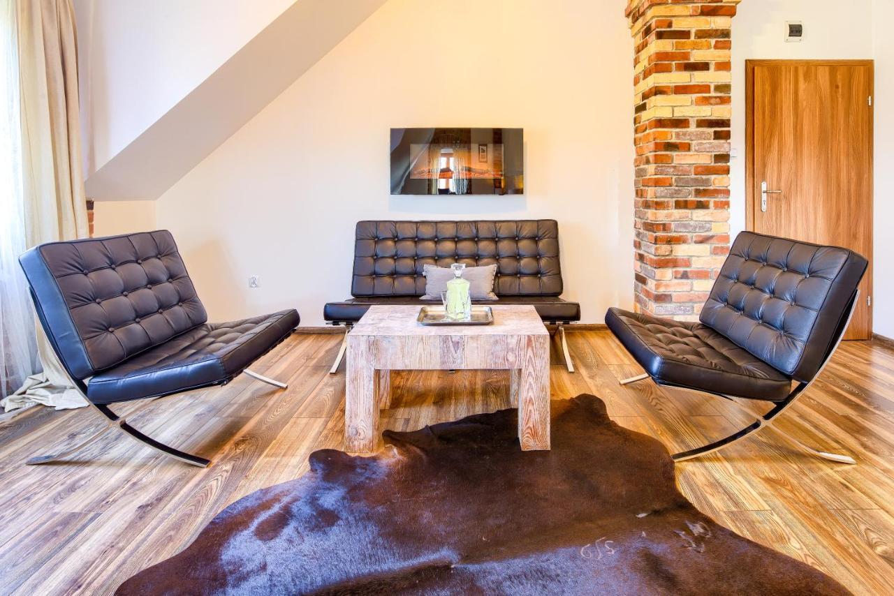 Maison d'hôtes Folwark Bialych Bocianow à Kamionka  Extérieur photo