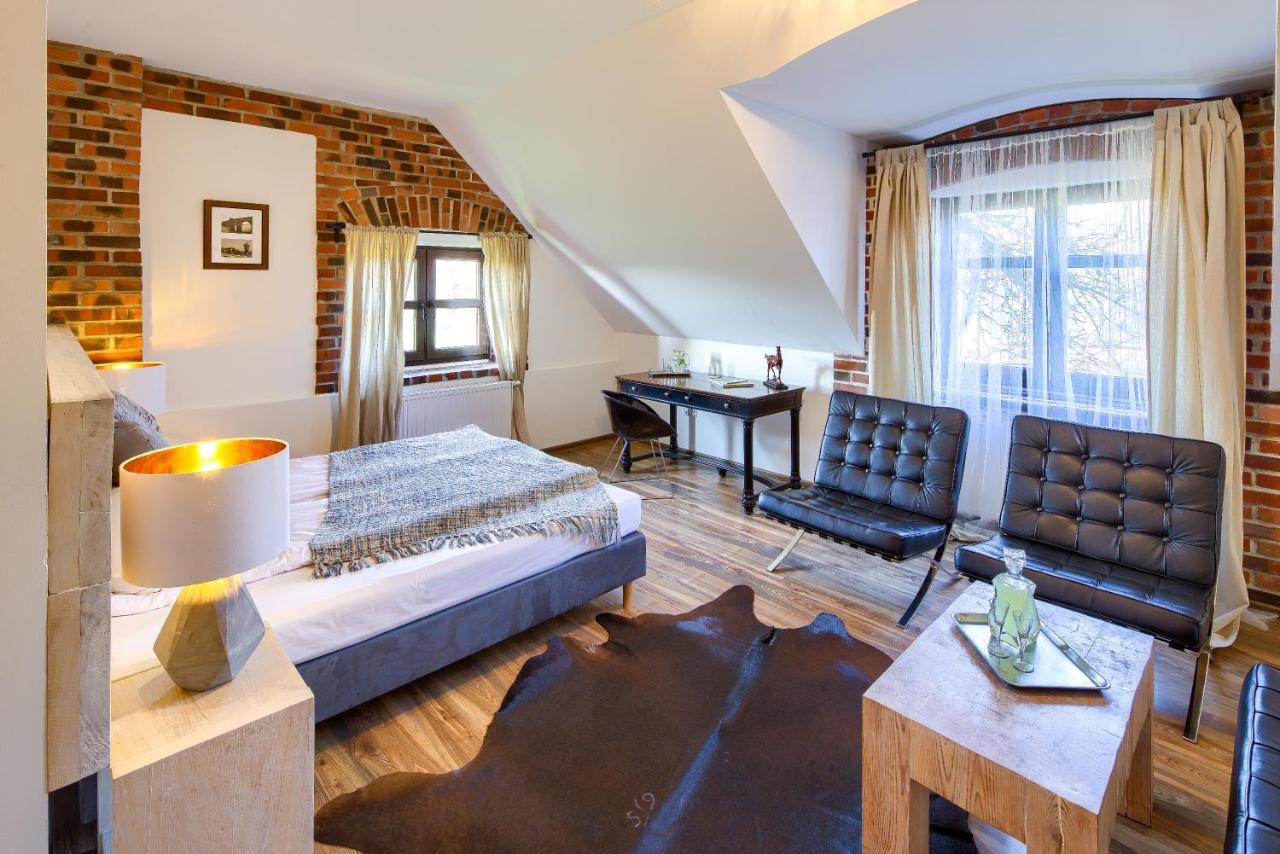 Maison d'hôtes Folwark Bialych Bocianow à Kamionka  Extérieur photo